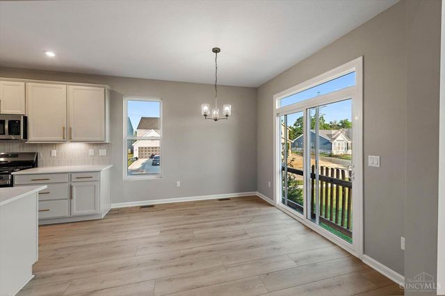 2587 Golden Leaf Drive, Beavercreek, OH 45431