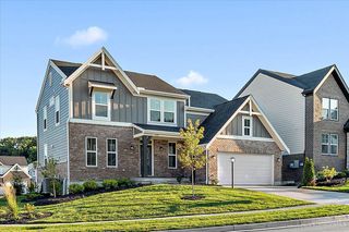 2587 Golden Leaf Drive, Beavercreek, OH 45431