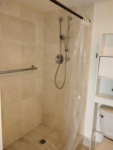 901 SW 128th Ter 103A, Pembroke Pines, FL 33027