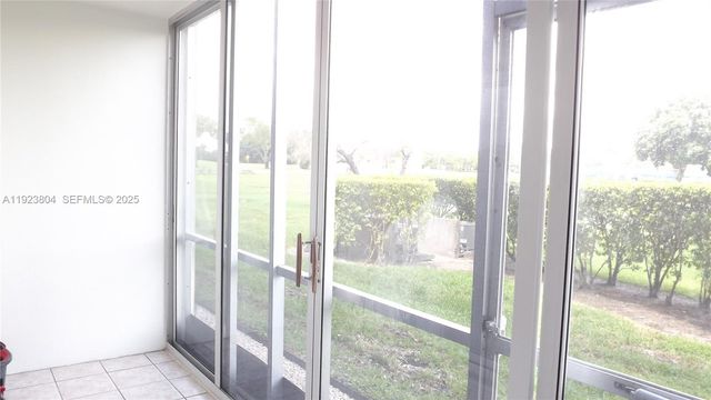 901 SW 128th Ter 103A, Pembroke Pines, FL 33027