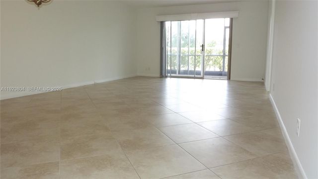 901 SW 128th Ter 103A, Pembroke Pines, FL 33027