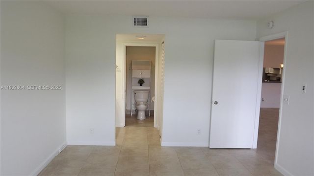 901 SW 128th Ter 103A, Pembroke Pines, FL 33027