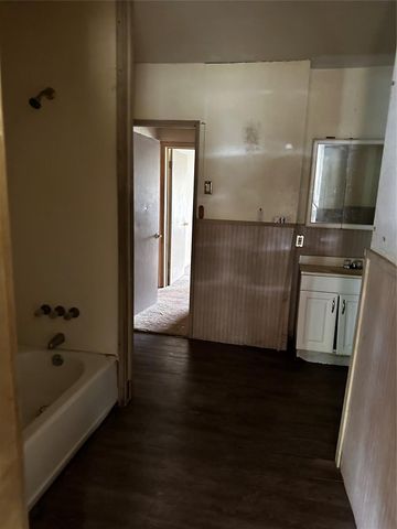 213 W Lobit Street, Baytown, TX 77520