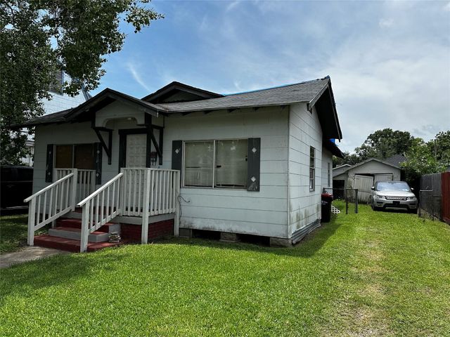 213 W Lobit Street, Baytown, TX 77520