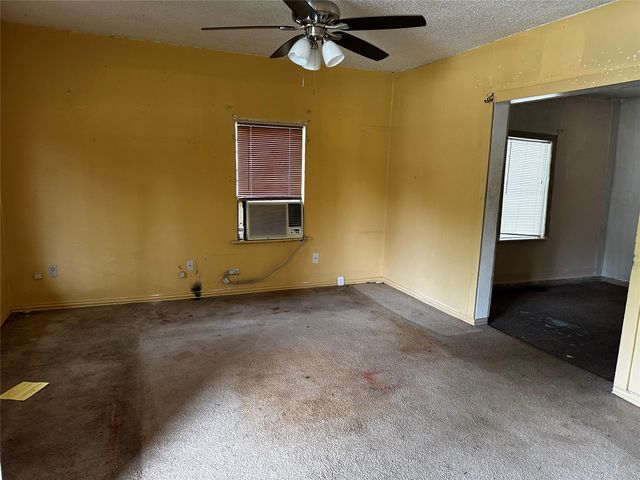 213 W Lobit Street, Baytown, TX 77520