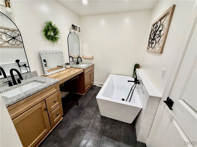 11 Carly Court, Hastings, NY 13036