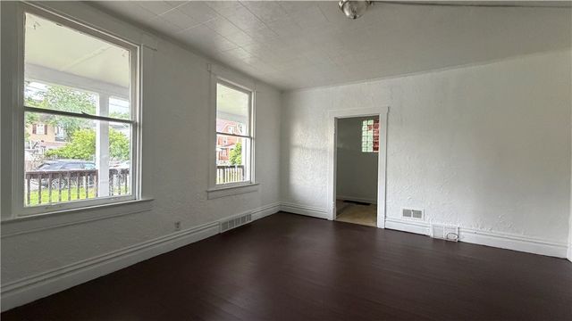 1633 Leishman Ave, Arnold, PA 15068