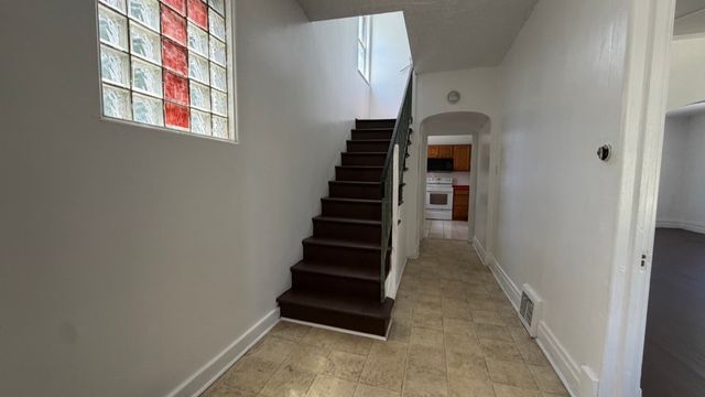 1633 Leishman Ave, Arnold, PA 15068