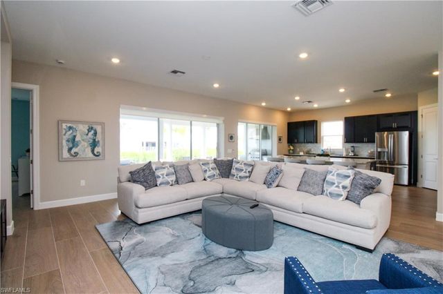 15765 Cortina ST, Naples, FL 34114