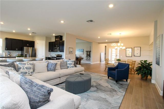 15765 Cortina ST, Naples, FL 34114