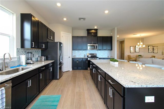 15765 Cortina ST, Naples, FL 34114