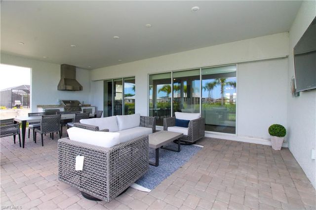 15765 Cortina ST, Naples, FL 34114