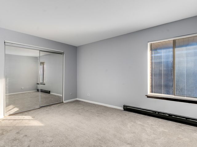 15818 TERRACE Drive R3, Oak Forest, IL 60452