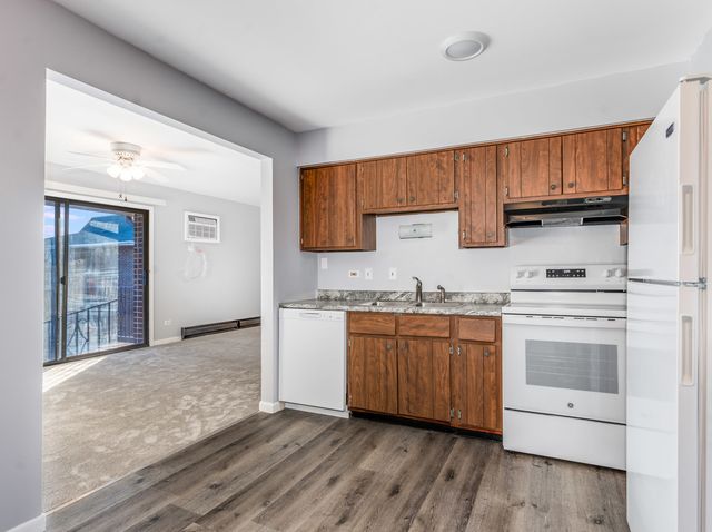 15818 TERRACE Drive R3, Oak Forest, IL 60452