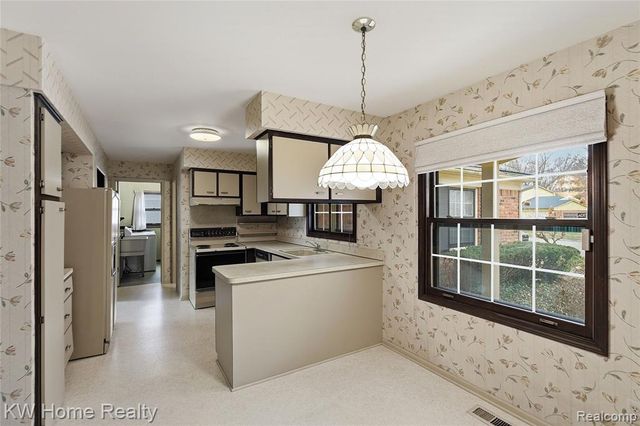 17524 Park Street, Livonia, MI 48152