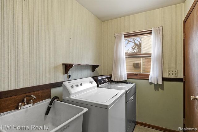 17524 Park Street, Livonia, MI 48152