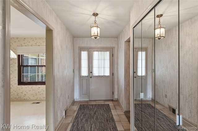 17524 Park Street, Livonia, MI 48152