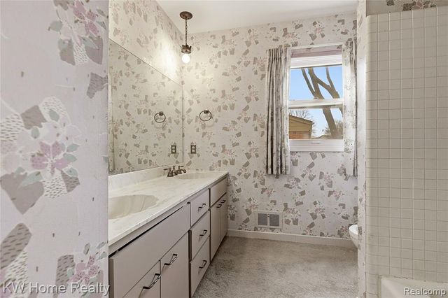 17524 Park Street, Livonia, MI 48152