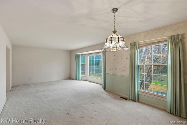 17524 Park Street, Livonia, MI 48152