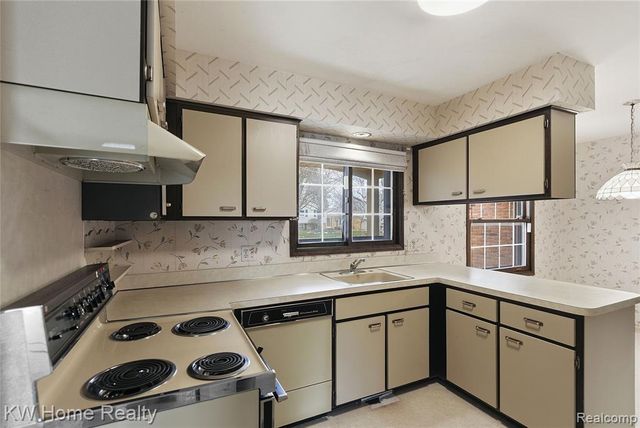 17524 Park Street, Livonia, MI 48152