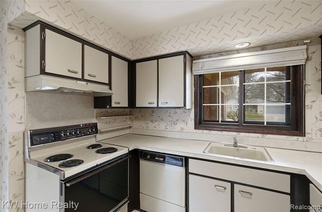 17524 Park Street, Livonia, MI 48152