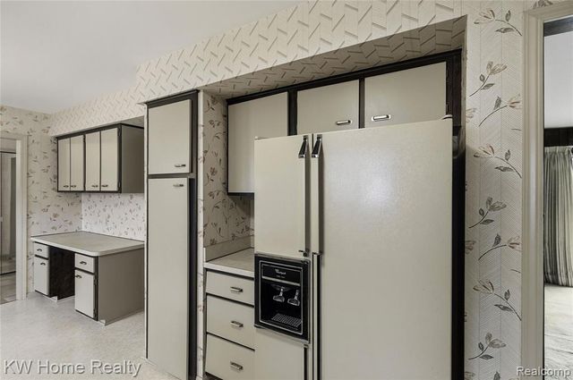 17524 Park Street, Livonia, MI 48152