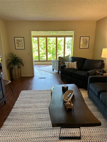 4 Bentley Lane, Bella Vista, AR 72715