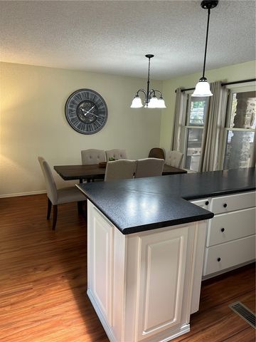 4 Bentley Lane, Bella Vista, AR 72715