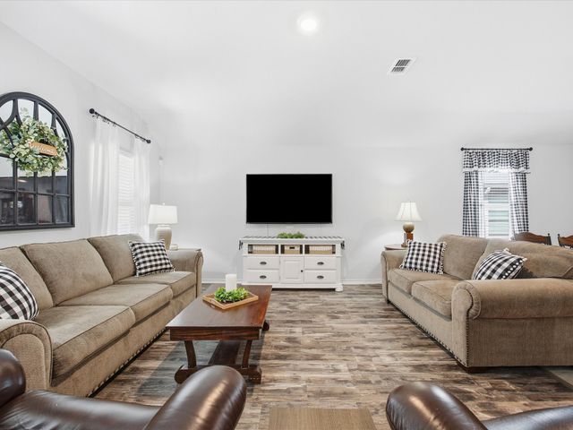 521 Bronze Circle E, Springtown, TX 76082