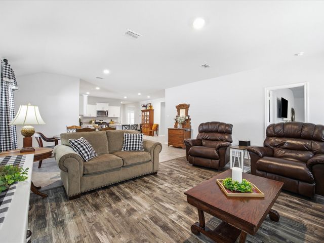 521 Bronze Circle E, Springtown, TX 76082