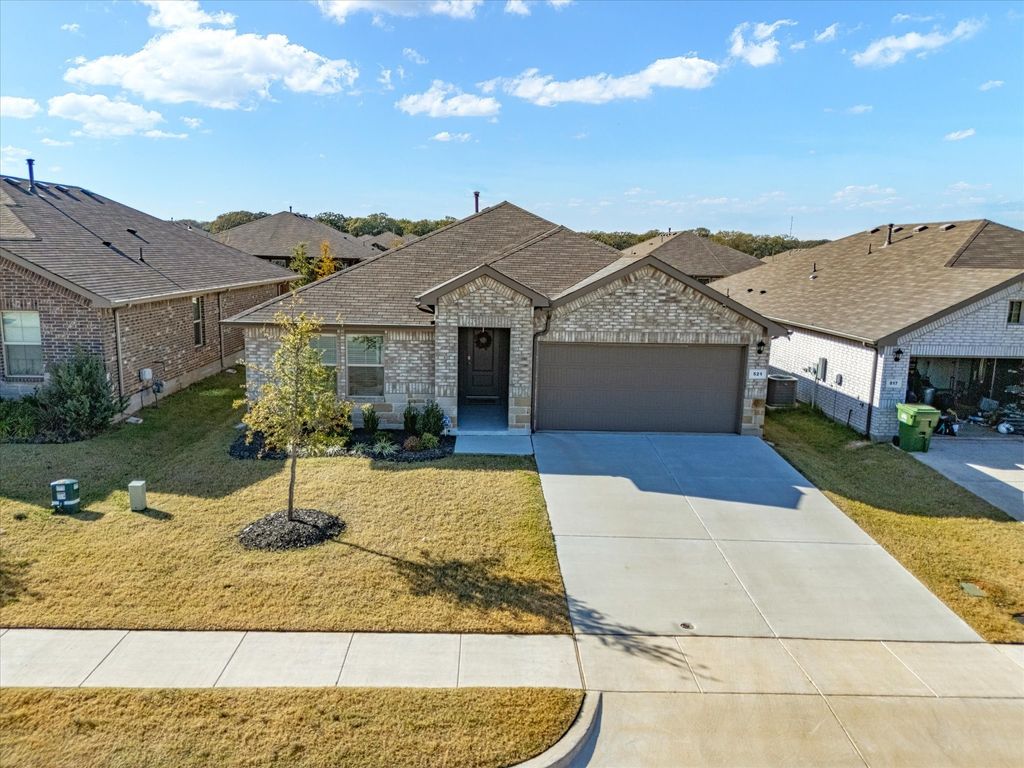 521 Bronze Circle E, Springtown, TX 76082