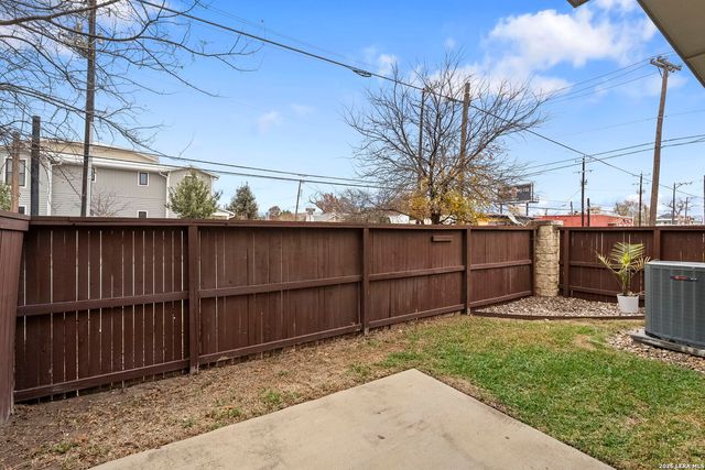 2003 McCullough, San Antonio, TX 78212