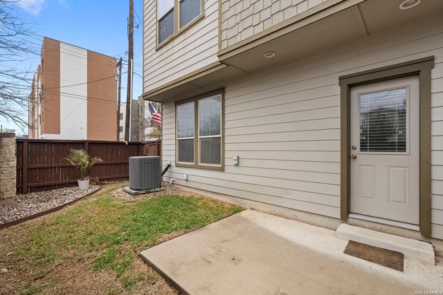 2003 McCullough, San Antonio, TX 78212