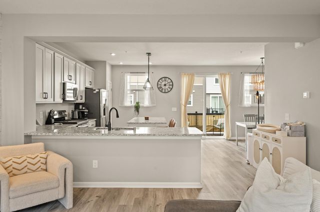 799 Roselyn Drive, Victoria, MN 55386