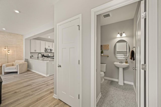 799 Roselyn Drive, Victoria, MN 55386