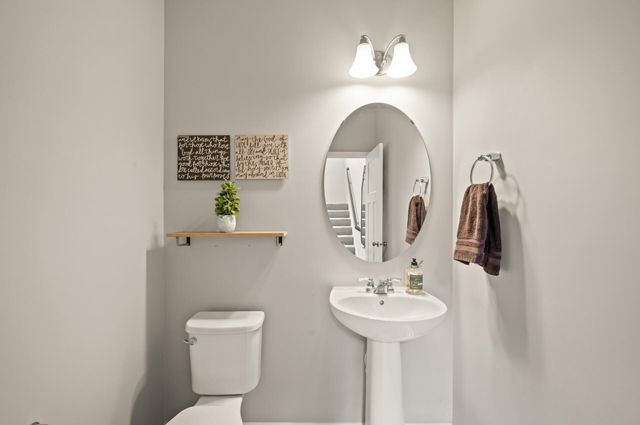 799 Roselyn Drive, Victoria, MN 55386