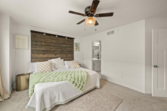 799 Roselyn Drive, Victoria, MN 55386