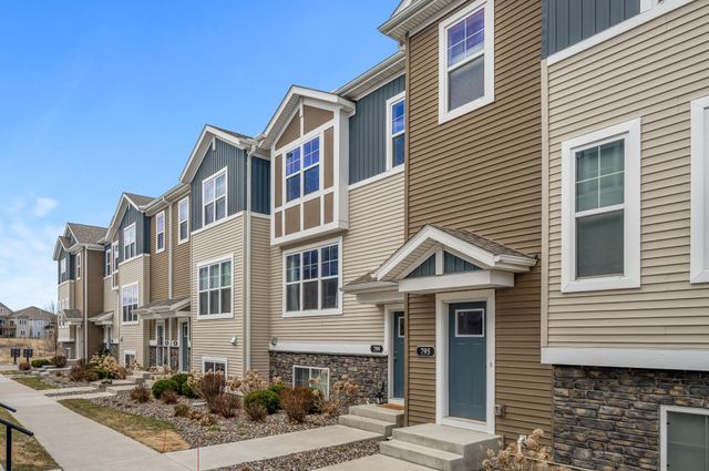 799 Roselyn Drive, Victoria, MN 55386