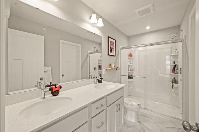 799 Roselyn Drive, Victoria, MN 55386