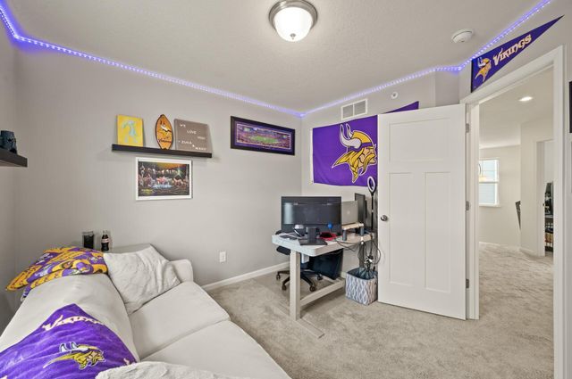 799 Roselyn Drive, Victoria, MN 55386