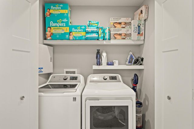 799 Roselyn Drive, Victoria, MN 55386