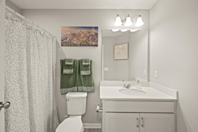 799 Roselyn Drive, Victoria, MN 55386