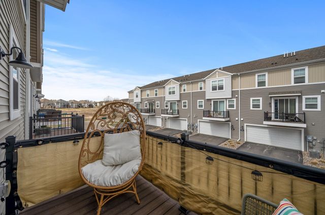 799 Roselyn Drive, Victoria, MN 55386