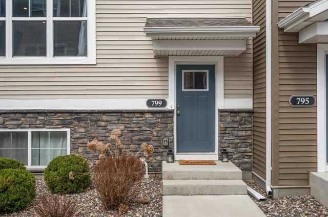 799 Roselyn Drive, Victoria, MN 55386