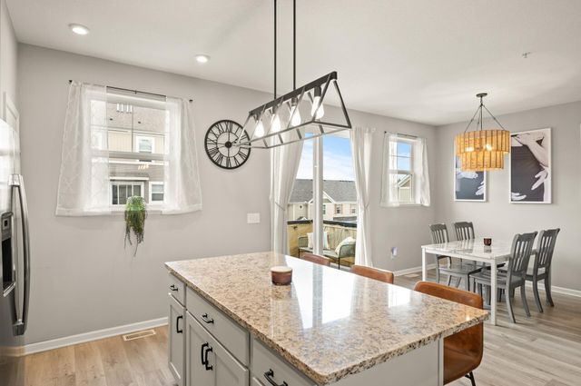 799 Roselyn Drive, Victoria, MN 55386