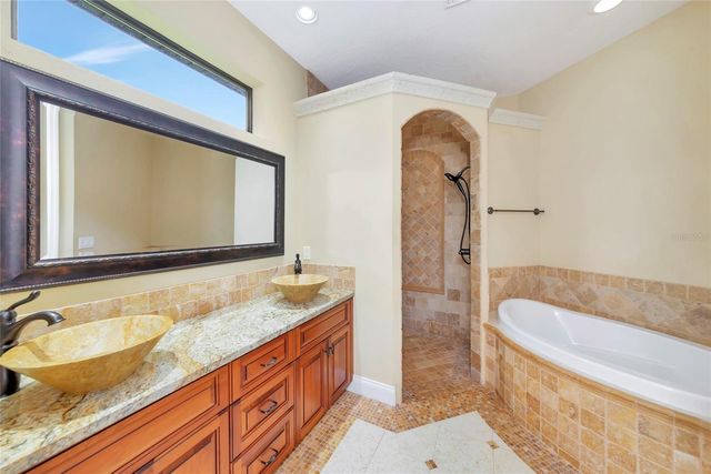 5624 AARON COURT, Sarasota, FL 34232