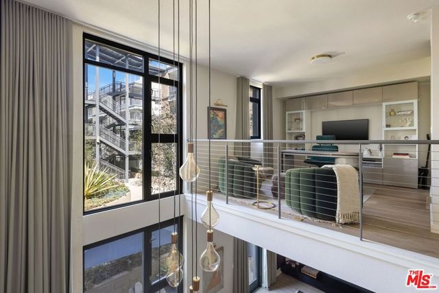 13045 Pacific 117, Los Angeles, CA 90094