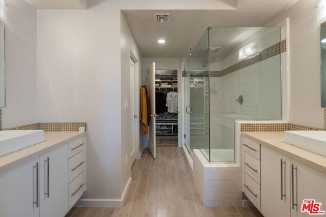 13045 Pacific 117, Los Angeles, CA 90094