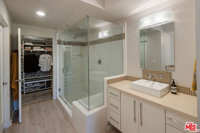 13045 Pacific 117, Los Angeles, CA 90094