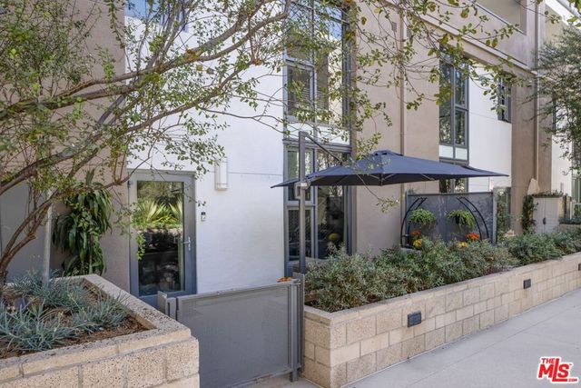 13045 Pacific 117, Los Angeles, CA 90094